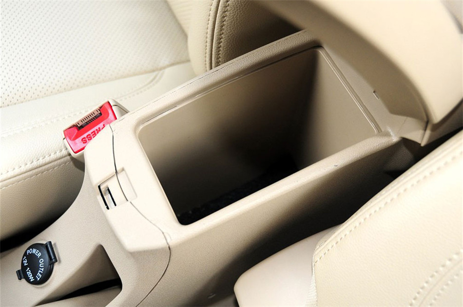 长城C30 2013款 1.5L MT 豪华型 空间