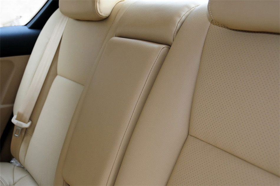 长城C30 2013款 1.5L MT 豪华型 空间