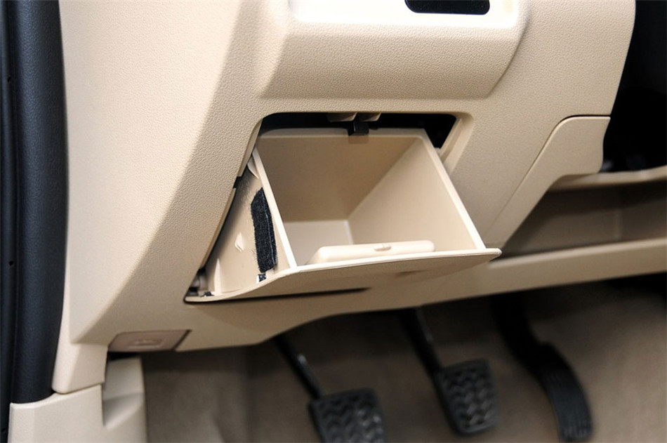 长城C30 2013款 1.5L MT 豪华型 内饰