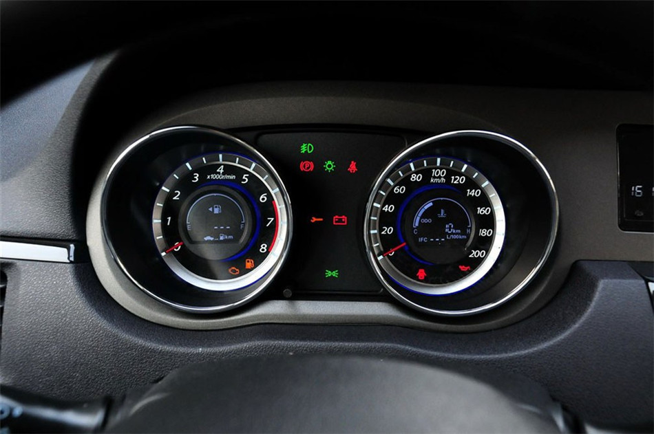 长城C30 2013款 1.5L MT 豪华型 内饰