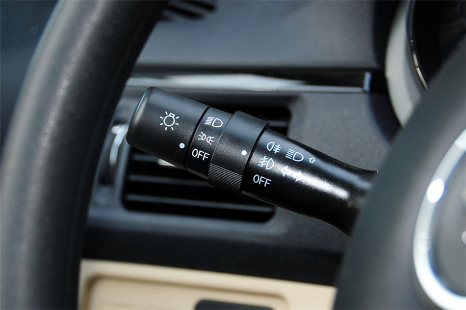 长城C30 2013款 1.5L MT 豪华型 内饰