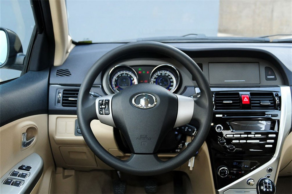 长城C30 2013款 1.5L MT 豪华型 内饰