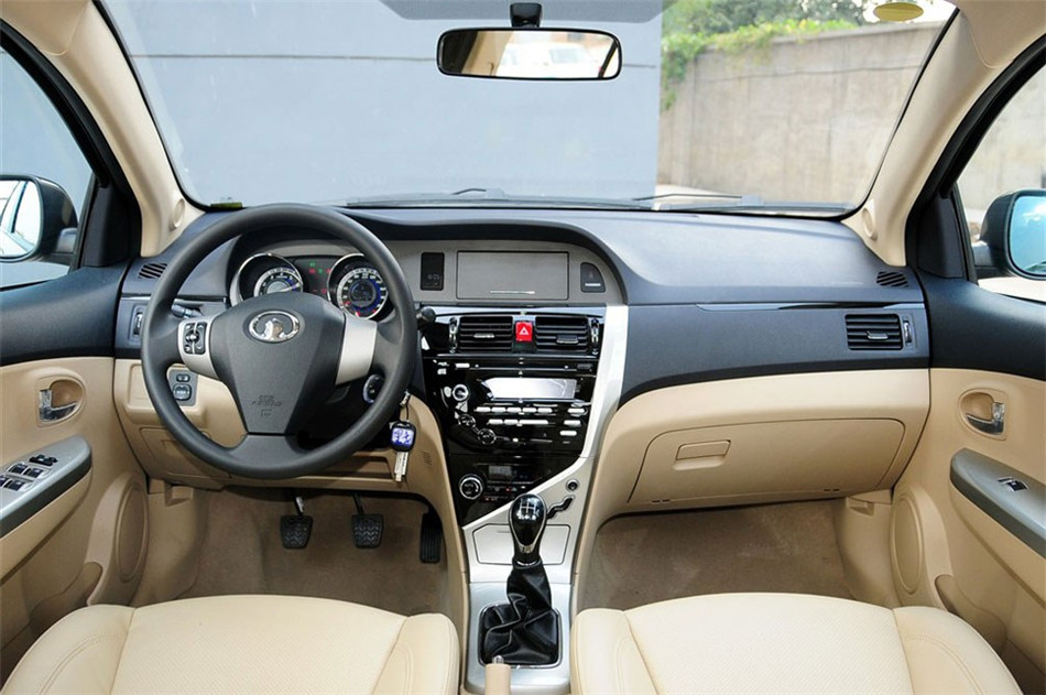 长城C30 2013款 1.5L MT 豪华型 内饰