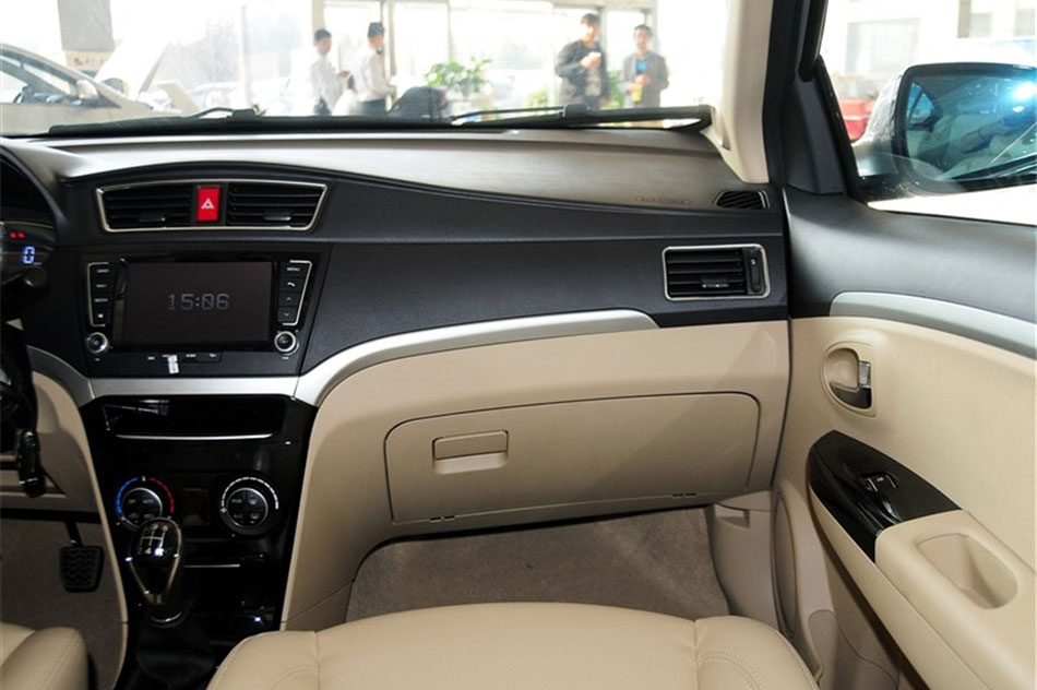 2013款长城C30 新视界版 1.5L 手动智尚型