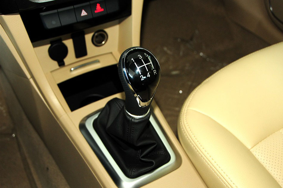 2015款 1.5L 手动豪华型 内饰