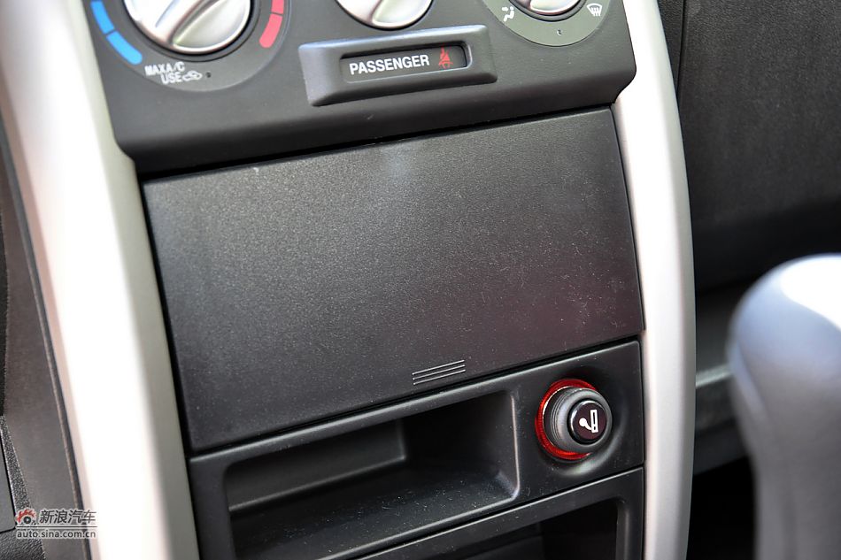 2011款炫丽CROSS高清到店实拍