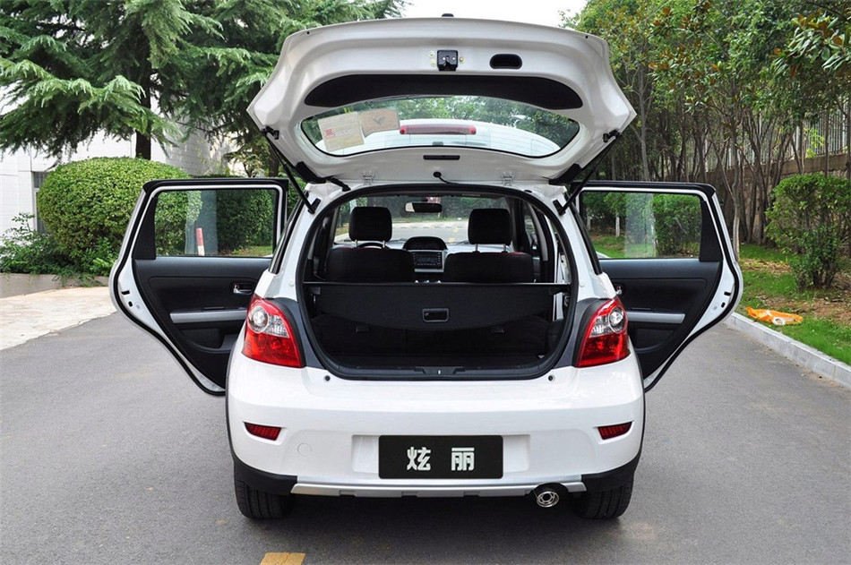 CROSS 2011 1.3L AMT ռ