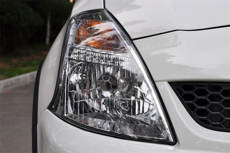 CROSS 2011 1.3L AMT ϸ