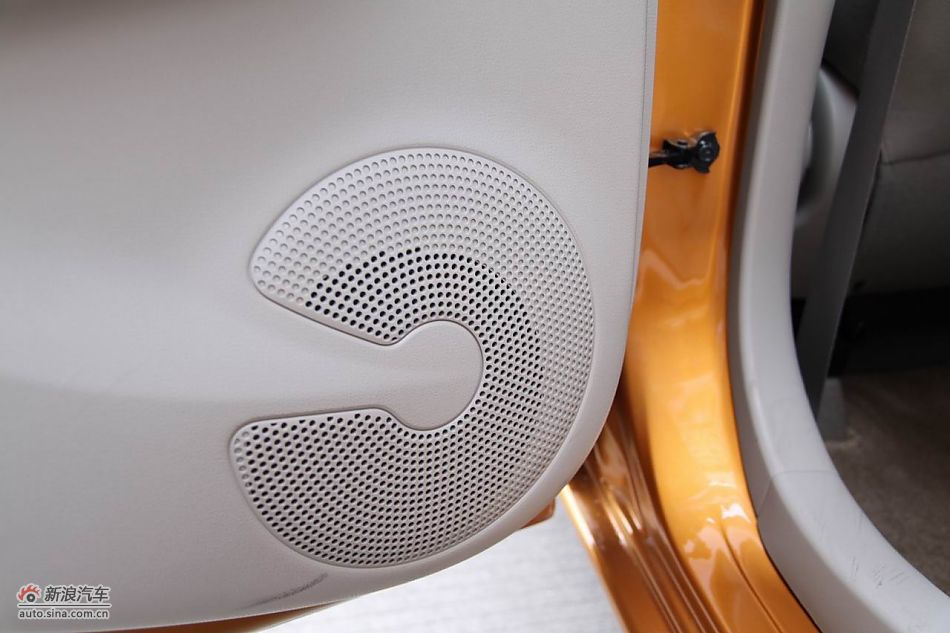 东风日产玛驰内饰