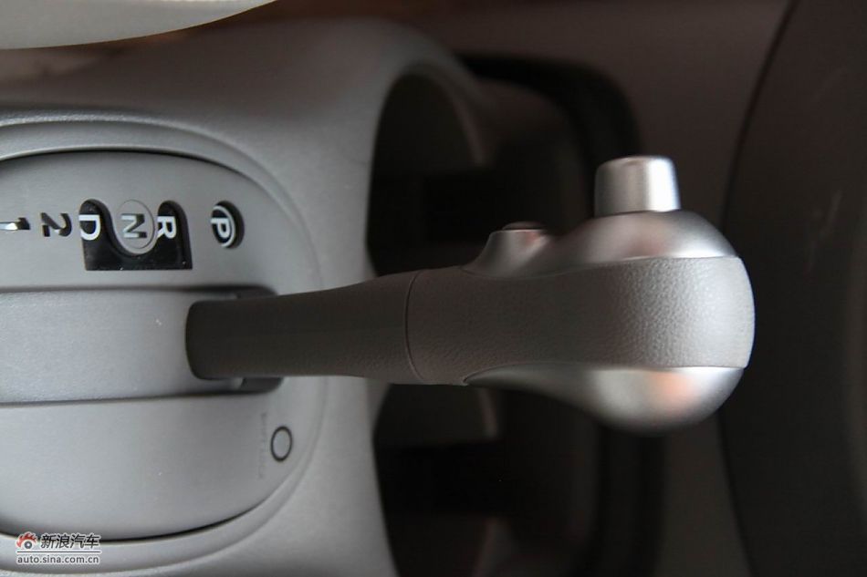 东风日产玛驰内饰