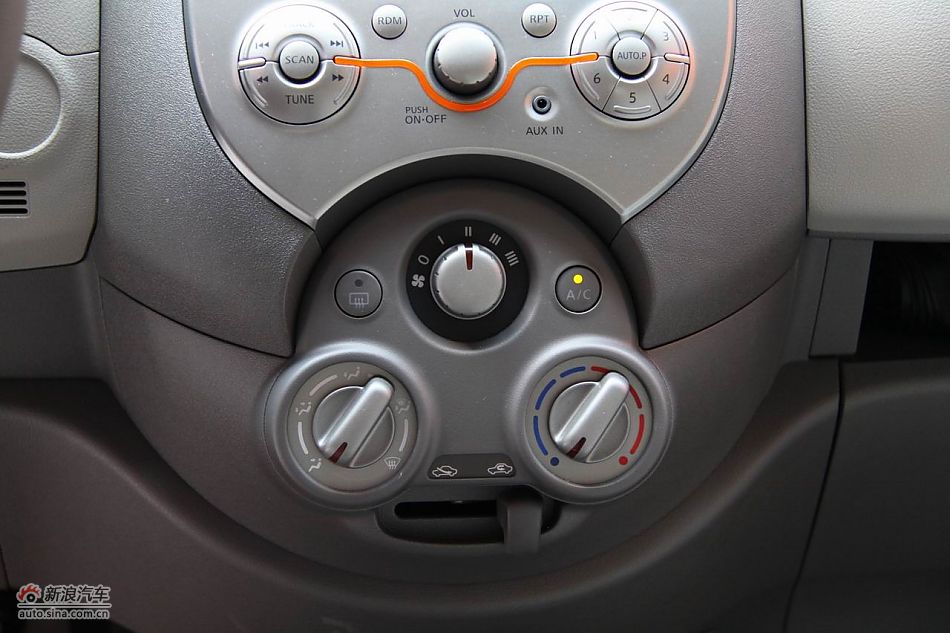 东风日产玛驰内饰