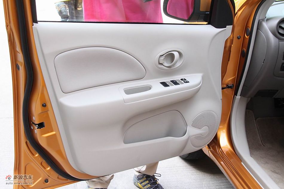 东风日产玛驰内饰