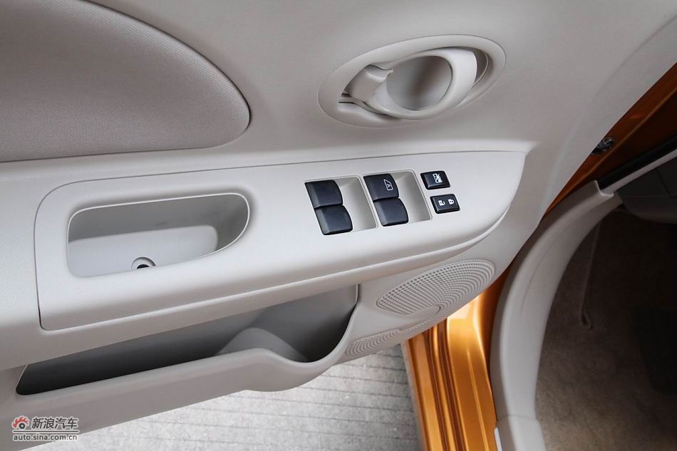 东风日产玛驰内饰