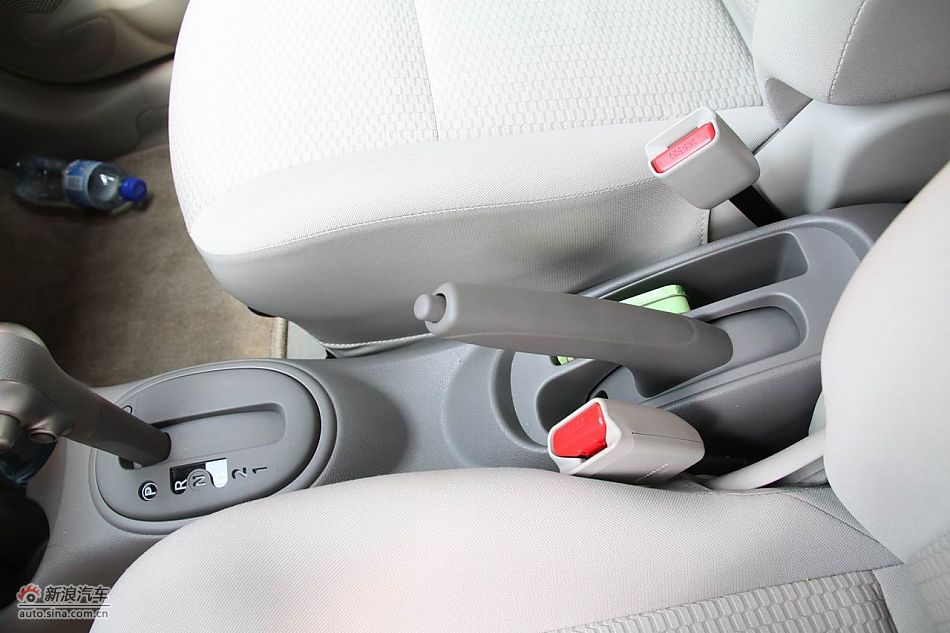东风日产玛驰内饰