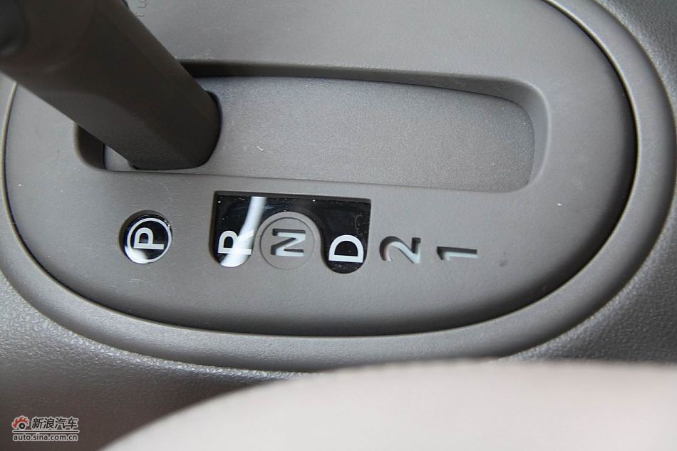 东风日产玛驰内饰