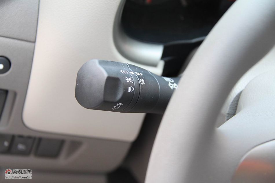 东风日产玛驰内饰