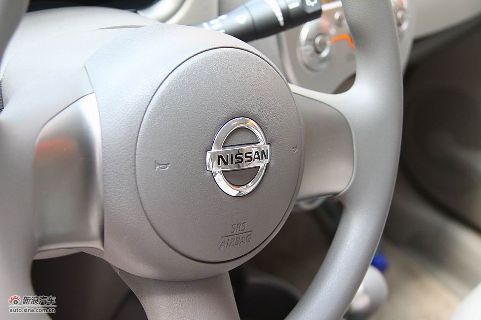 东风日产玛驰内饰