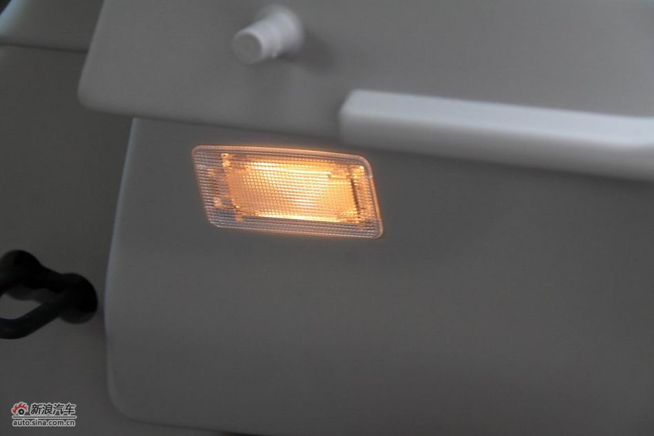 东风日产玛驰内饰