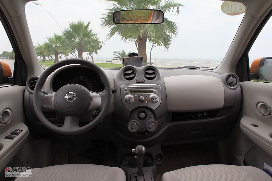 东风日产玛驰内饰