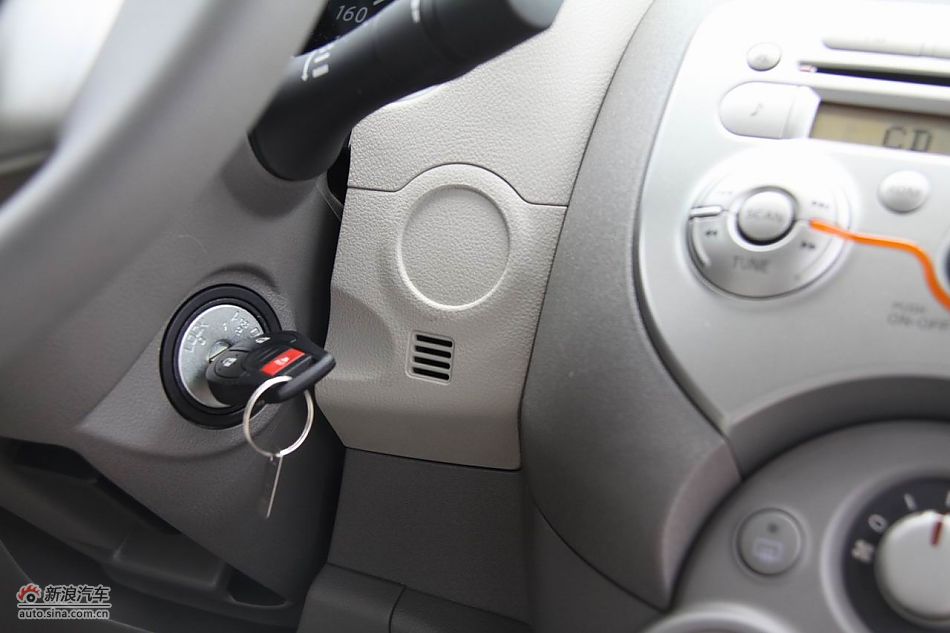 东风日产玛驰内饰