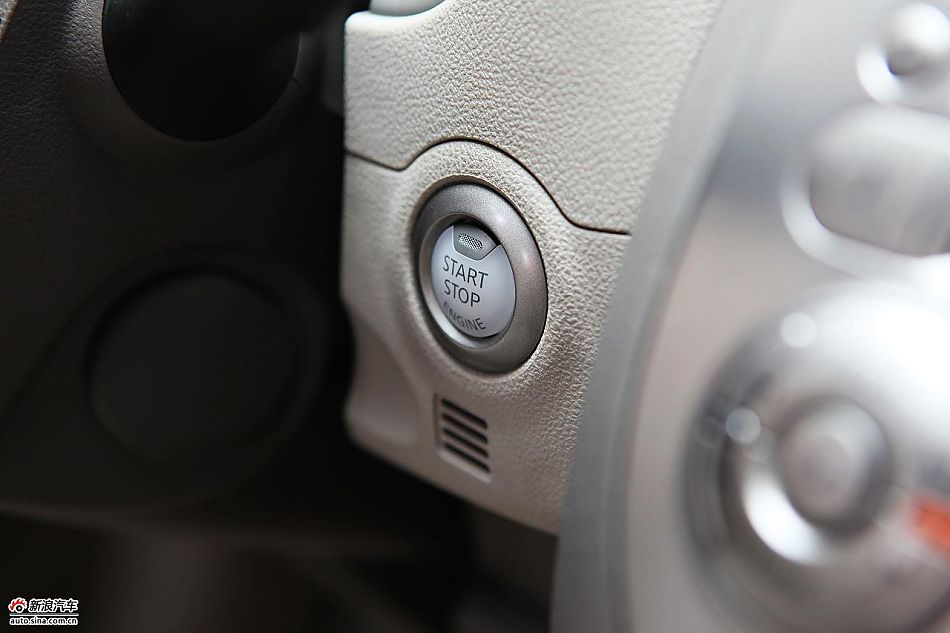 东风日产玛驰march引擎图片