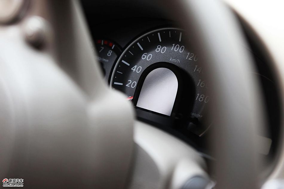 东风日产玛驰march引擎图片