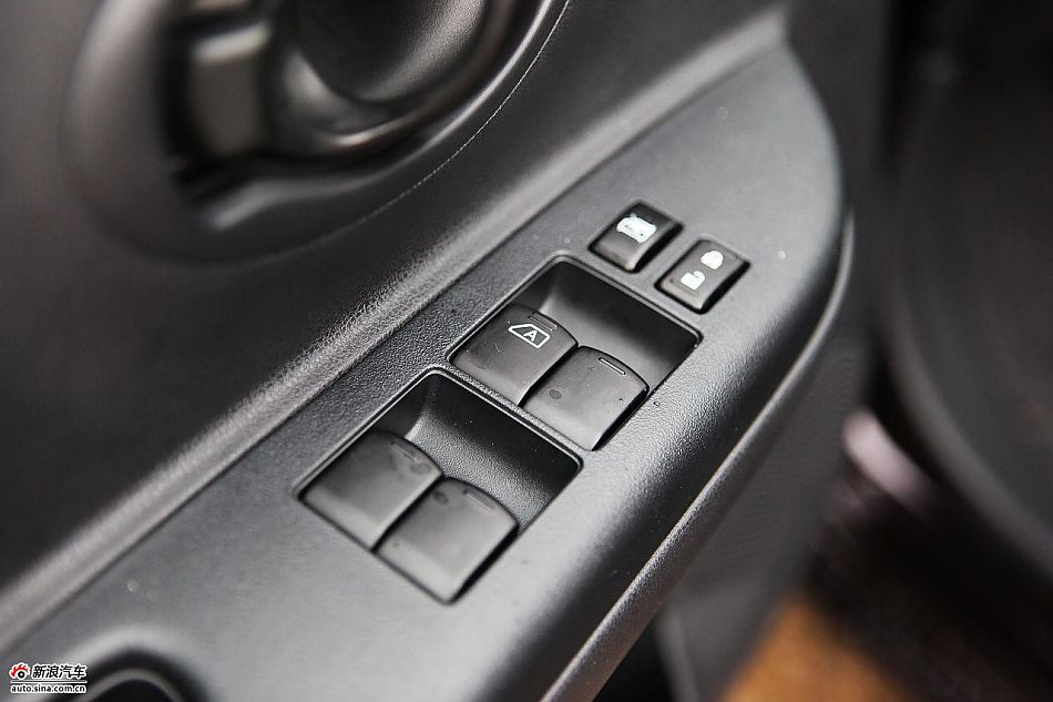 东风日产玛驰march内饰图片