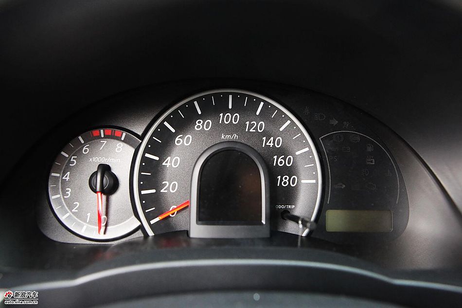 东风日产玛驰march内饰图片