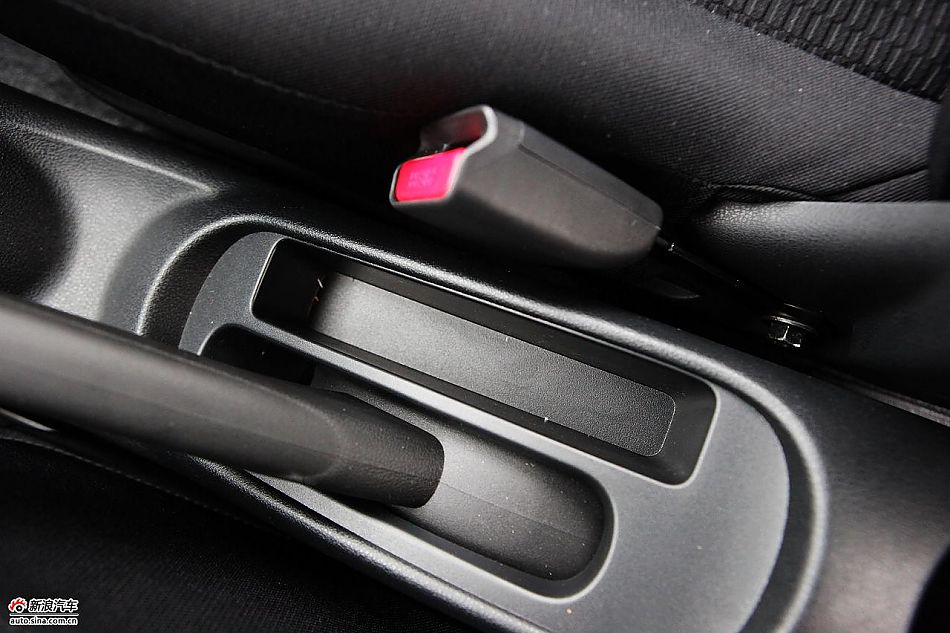 东风日产玛驰march内饰图片