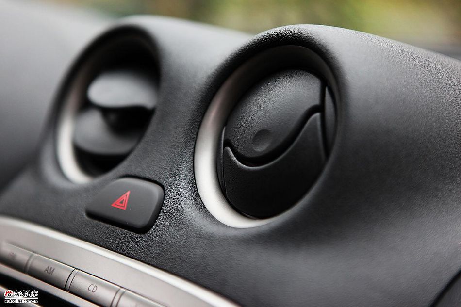 东风日产玛驰march内饰图片