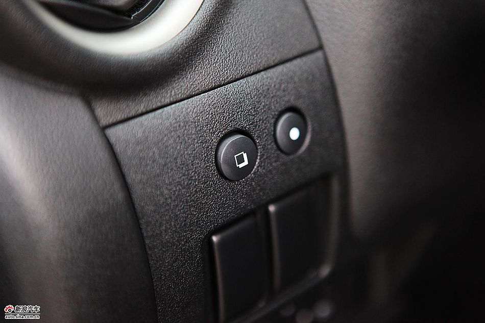 东风日产玛驰march内饰图片