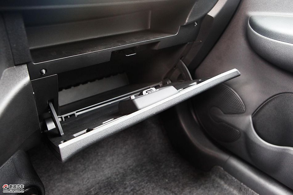 东风日产玛驰march内饰图片