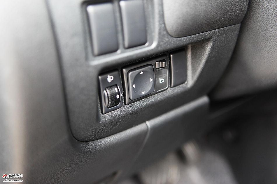 东风日产玛驰march内饰图片