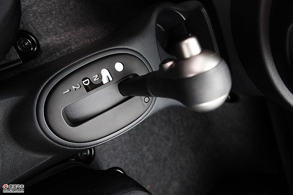 东风日产玛驰march内饰图片