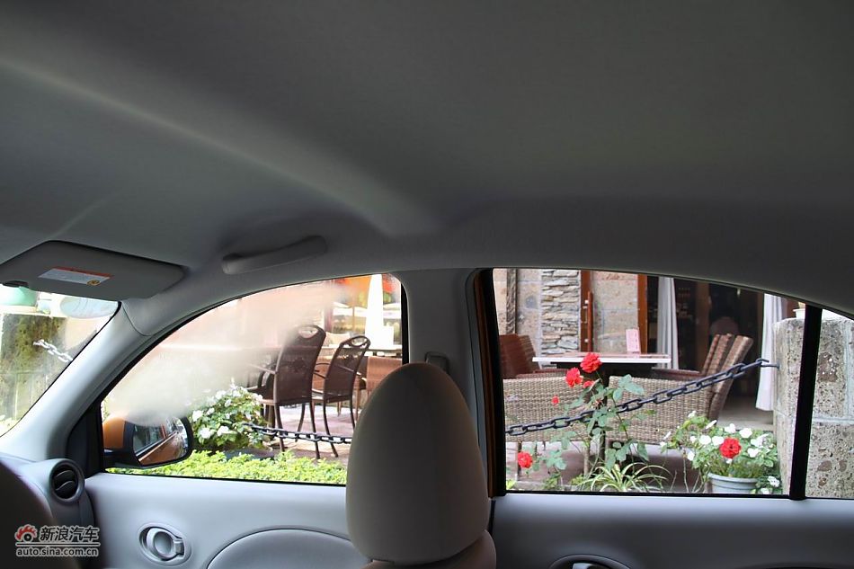 东风日产玛驰内饰