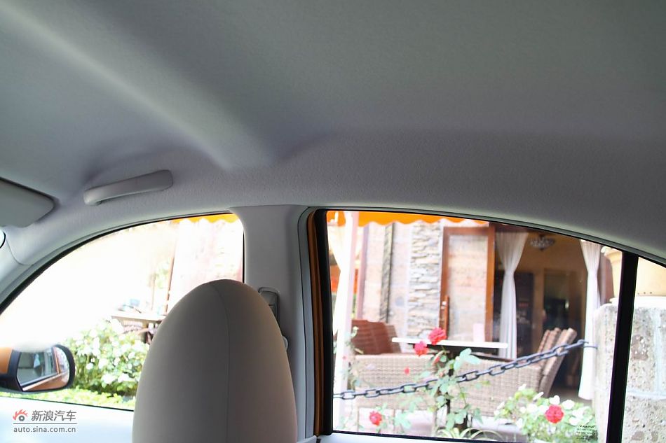 东风日产玛驰内饰