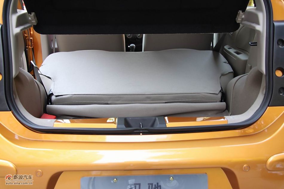 东风日产玛驰内饰