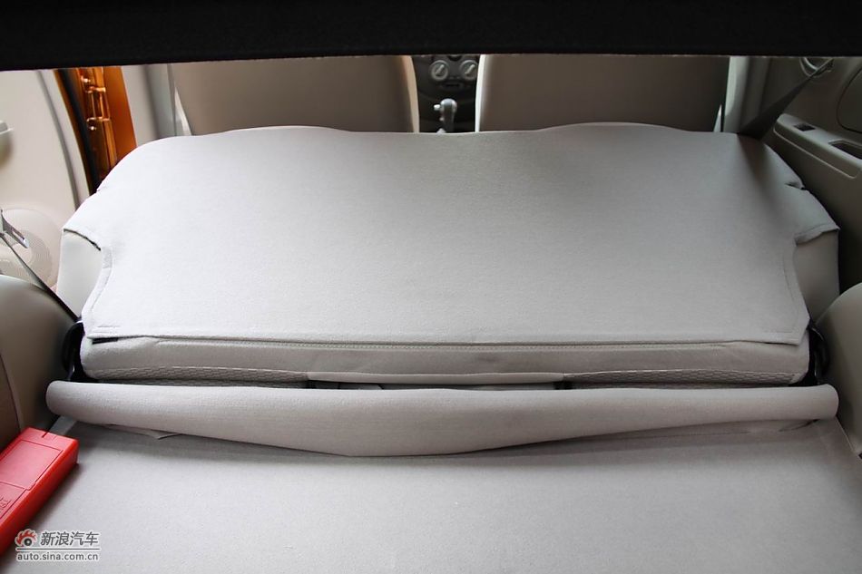 东风日产玛驰内饰