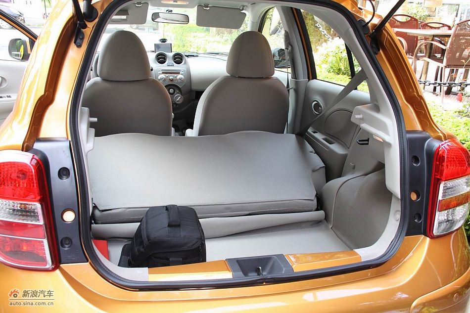 东风日产玛驰内饰