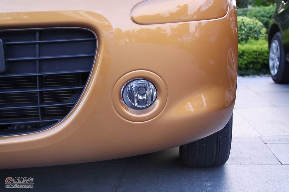 东风日产玛驰外观