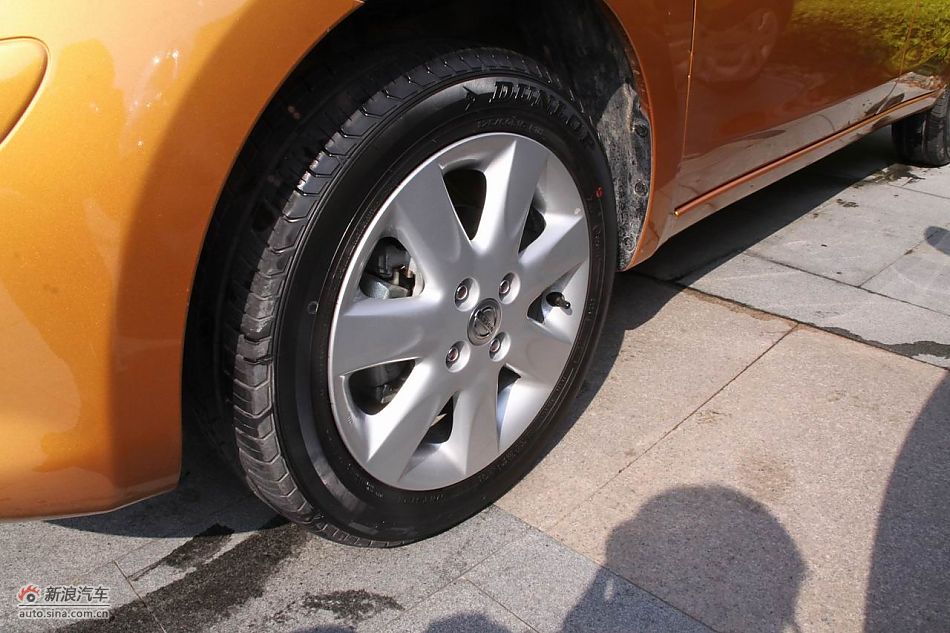 东风日产玛驰外观