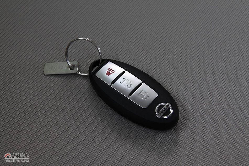 东风日产玛驰内饰