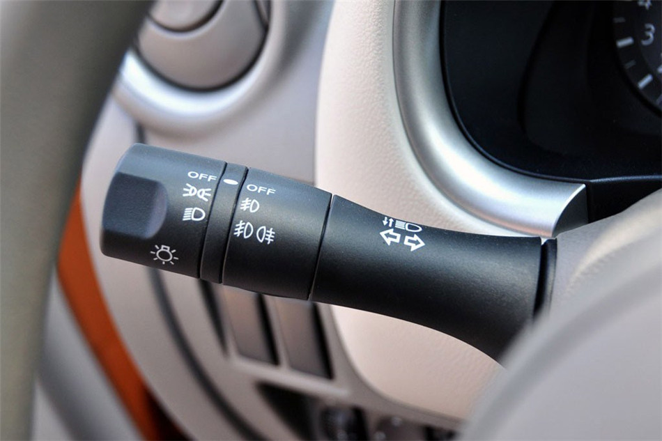 2011款 1.5XV AT易智版 内饰