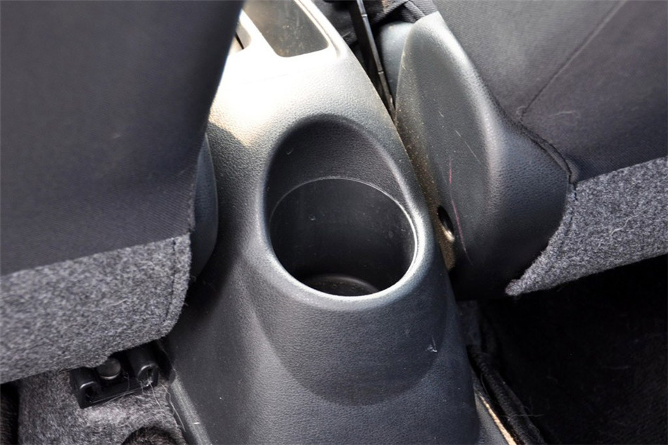 2011款 1.5XV AT易智版 座椅空间