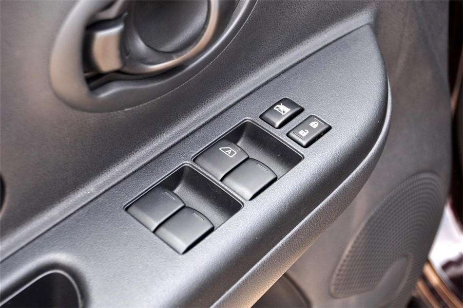 2011款 1.5XV AT易智版 座椅空间