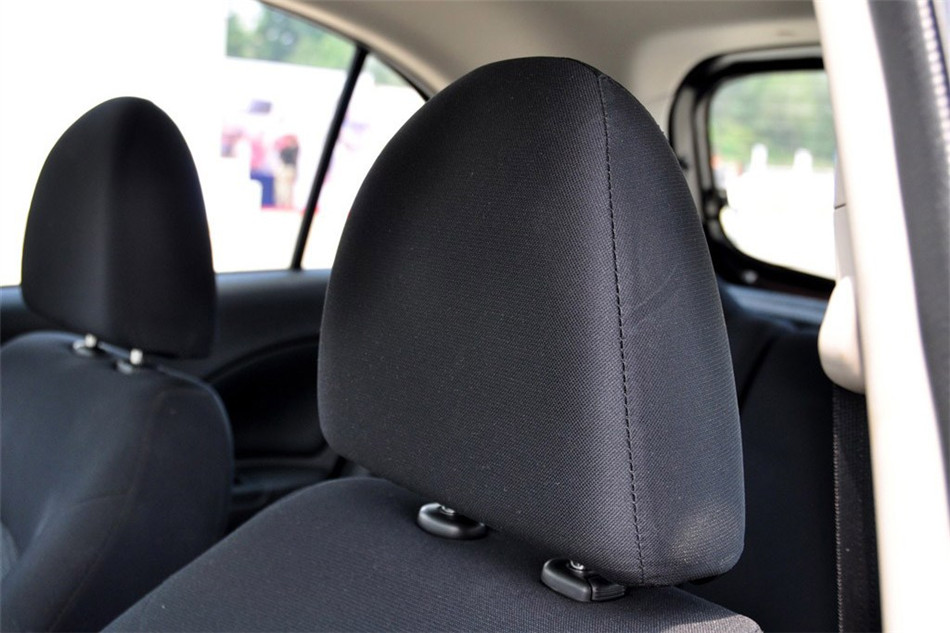 2011款 1.5XV AT易智版 座椅空间