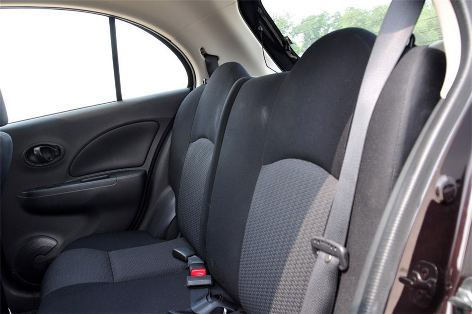 2011款 1.5XV AT易智版 座椅空间