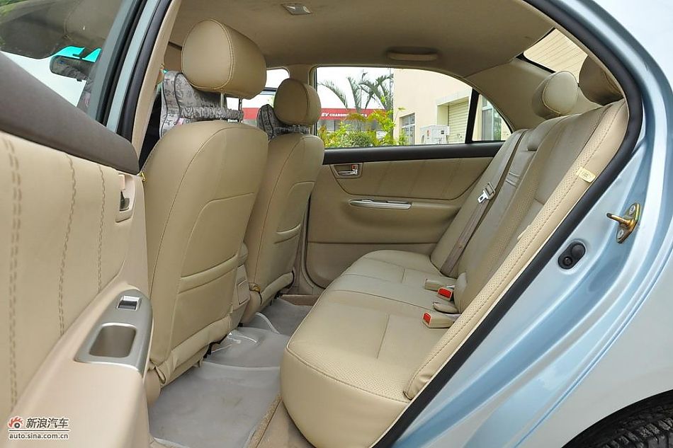 比亚迪F3DM低碳版内饰实拍图