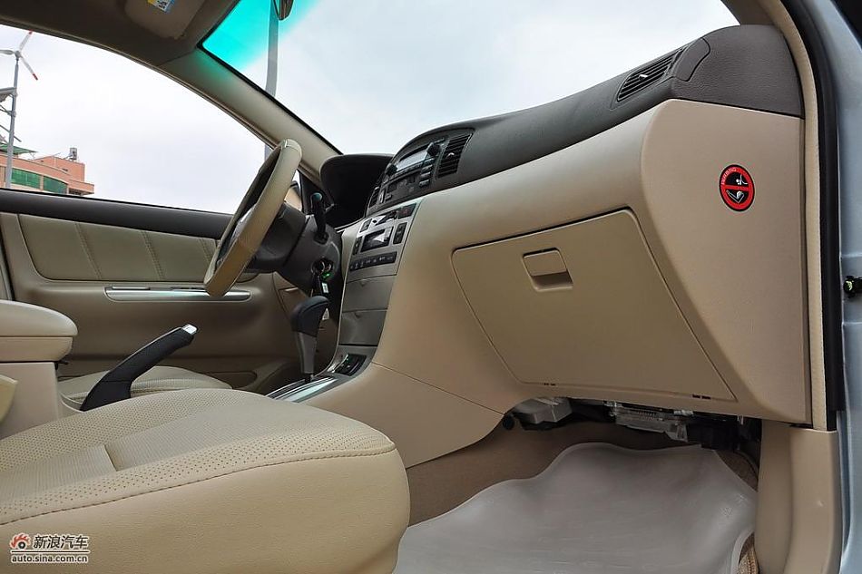 比亚迪F3DM低碳版内饰实拍图