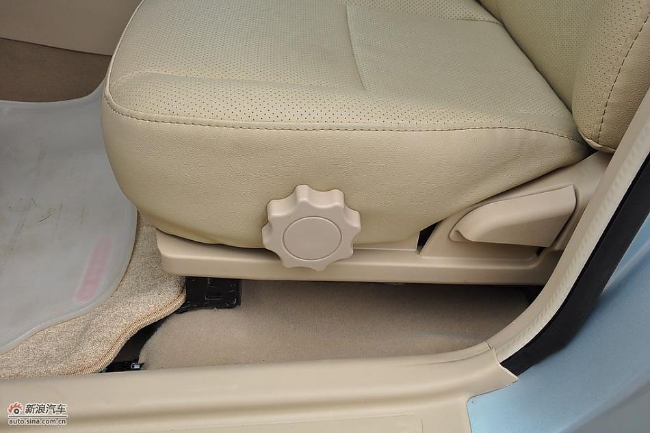 比亚迪F3DM低碳版内饰实拍图